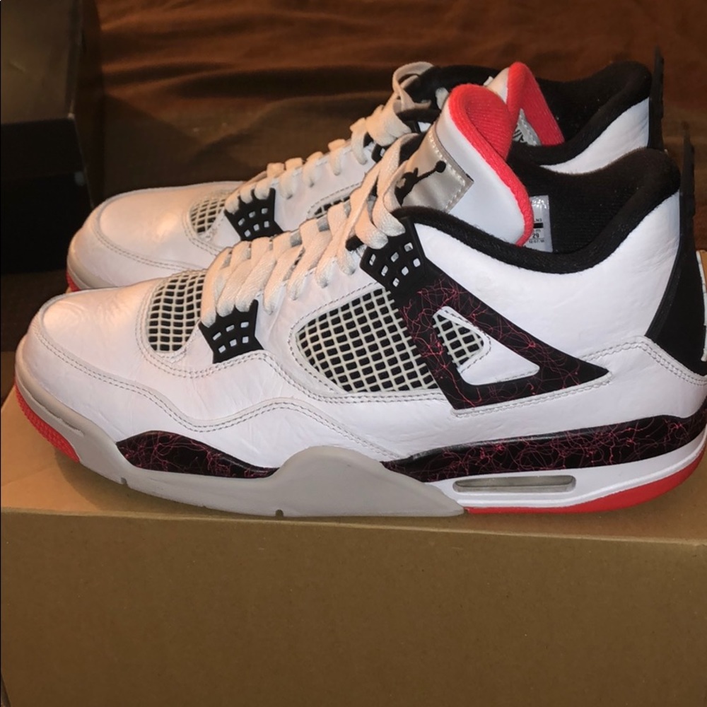 Jordan 4 “Flight nostalgia”
